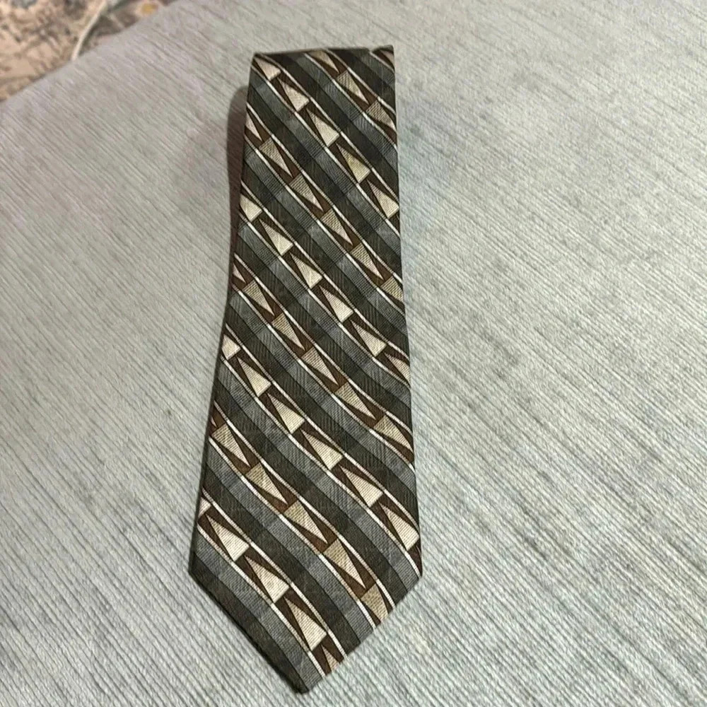 Vintage Bill Blass tie
